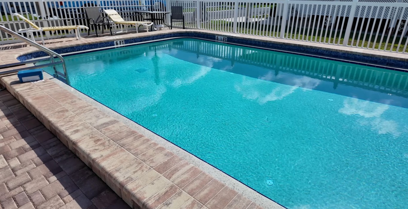 Weekly pool cleaning service in Lancaster, CA
